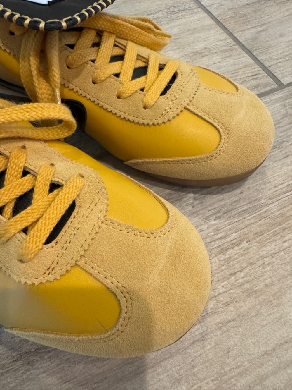 Jaiden by Steve Madden yellow sneakers casual leather size 9.5 - Picture 6 of 13